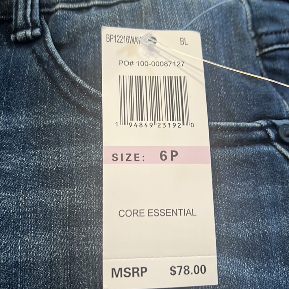 Democracy "Ab"solution Itty Bitty Boot Jeans - Picture 14 of 16